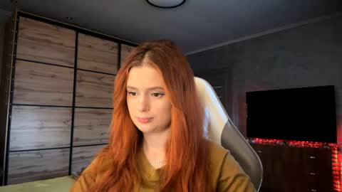 EmmaEmbers online show from 6, 4, 2026