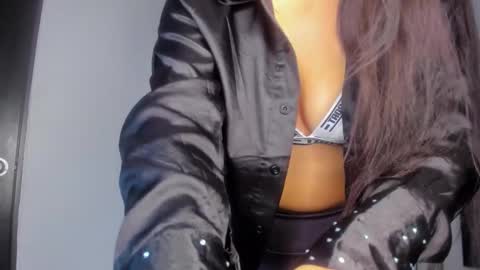   online show from 26, 10, 2025