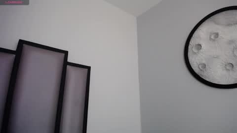   online show from 22, 11, 2025