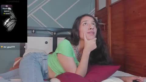 Lucy Herrera online show from 24, 11, 2025