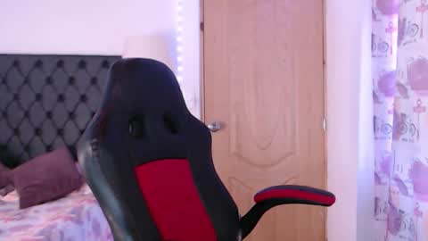 Snapshot of lucy_chanel chatting on 5, 1, 2025 lucy online show from 5, 1, 2025