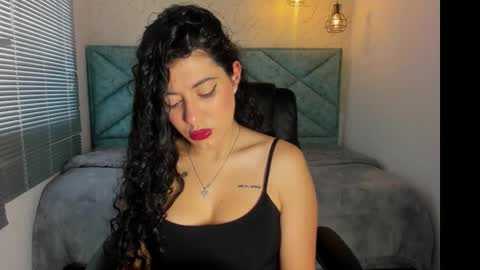 Lucy Greys online show from 27, 11, 2025