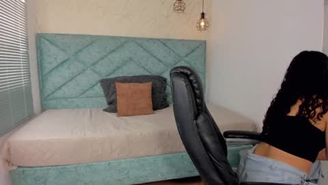 Snapshot of lucy_greys_ chatting on 6, 2, 2026 Lucy Greys online show from 6, 2, 2026