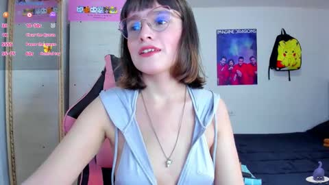 Snapshot of lucy_hess_ chatting on 26, 9, 2025 Lucy online show from 26, 9, 2025