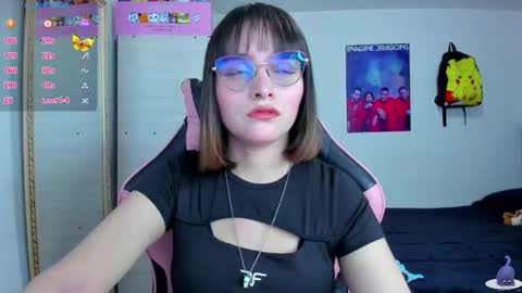 Snapshot of lucy_hess_ chatting on 9, 10, 2025 Lucy online show from 9, 10, 2025