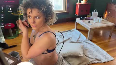 Snapshot of lucydreamsbaby chatting on 28, 1, 2025 lucydreamsbaby online show from 28, 1, 2025