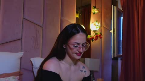 Lucy Lexton online show from 30, 3, 2026