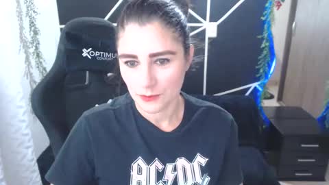 LUCY online show from 22, 11, 2025