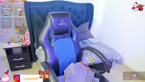 Lucy Petit online show from 22, 12, 2025