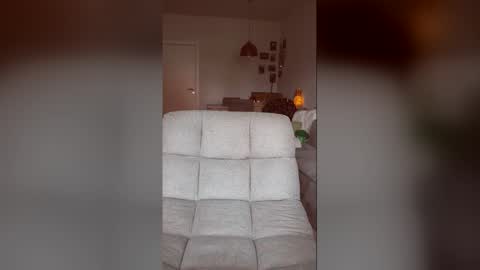 lucyxlou online show from 1, 4, 2026