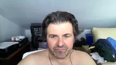 LUIGIJOHN online show from 11, 5, 2026