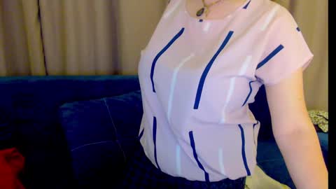 Snapshot of luisa_rosee chatting on 22, 2, 2025 Luisa Rosee online show from 22, 2, 2025