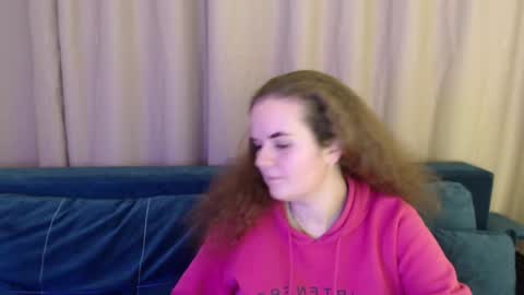 Snapshot of luisa_rosee chatting on 3, 3, 2025 Luisa Rosee online show from 3, 3, 2025