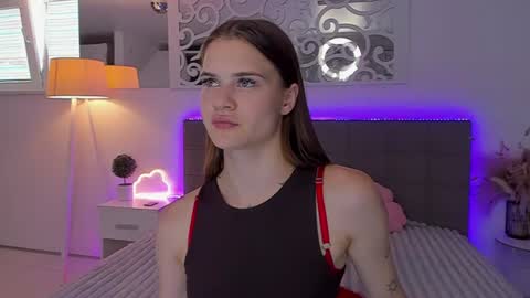 Snapshot of luisaclover chatting on 6, 7, 2026 LuisaClover online show from 6, 7, 2026