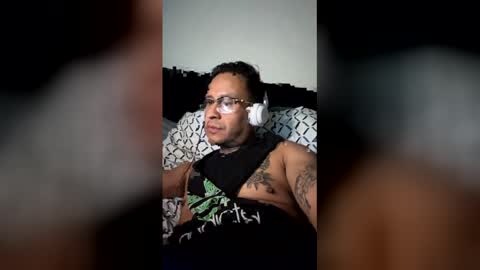 Snapshot of luisjg24hrs chatting on 24, 3, 2026 luisjg24hrs online show from 24, 3, 2026