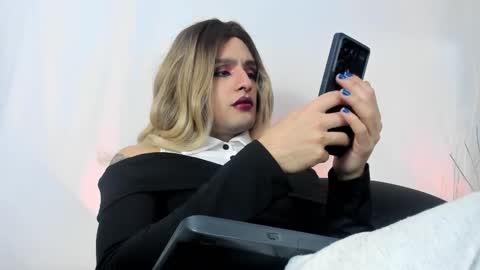 Luka Castillo online show from 25, 11, 2025