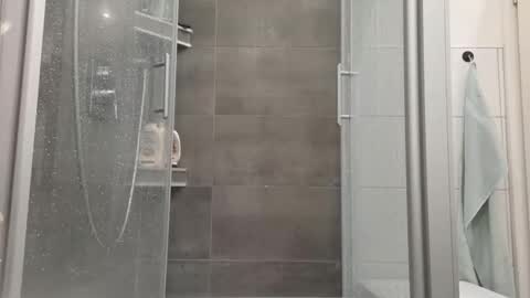 Snapshot of lukasschoetz chatting on 17, 11, 2025 lukasschoetz online show from 17, 11, 2025