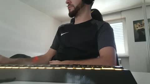 Snapshot of lukasschoetz chatting on 6, 1, 2026 lukasschoetz online show from 6, 1, 2026