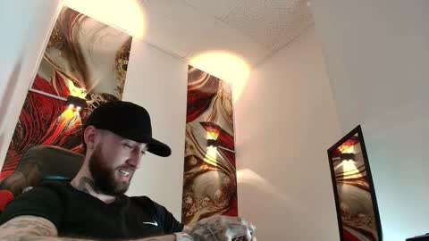 Snapshot of luke_davis01 chatting on 23, 2, 2026 LUKE online show from 23, 2, 2026