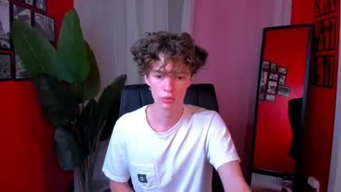 Snapshot of luke_sweet chatting on 23, 6, 2026 Luke online show from 23, 6, 2026