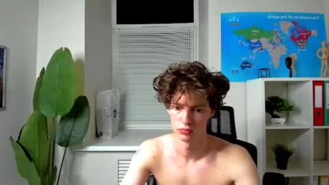 Snapshot of luke_sweet chatting on 15, 7, 2026 Luke online show from 15, 7, 2026