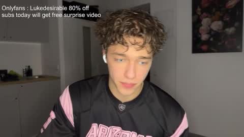 Snapshot of lukedesirable chatting on 19, 2, 2026 lukedesirable online show from 19, 2, 2026