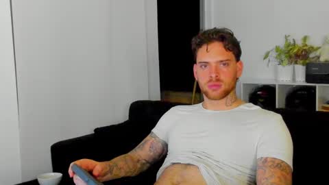 Snapshot of lukeglanton17 chatting on 11, 9, 2025 Luke online show from 11, 9, 2025