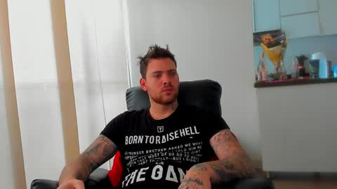 Snapshot of lukeglanton17 chatting on 12, 5, 2026 Luke online show from 12, 5, 2026