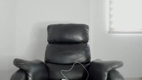 Snapshot of lukeglanton17 chatting on 25, 5, 2026 Luke online show from 25, 5, 2026