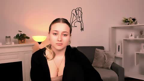 Lily online show from 8, 4, 2026