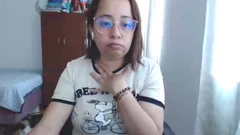 Snapshot of lumi_84 chatting on 4, 2, 2025 LUMI online show from 4, 2, 2025