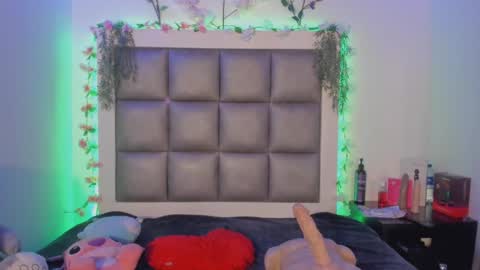 Snapshot of luna__scarlett chatting on 4, 6, 2026 luna online show from 4, 6, 2026