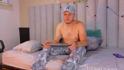Snapshot of luna_and_jackson_ chatting on 12, 5, 2026 Luna Jackson online show from 12, 5, 2026