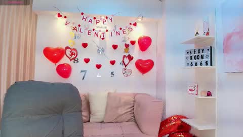 Luna And Titan  online show from 19, 2, 2026