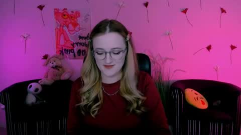 luna_berryy online show from 2, 6, 2026
