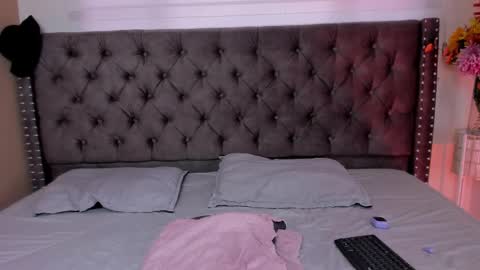 luna_cute14 online show from 2, 12, 2025