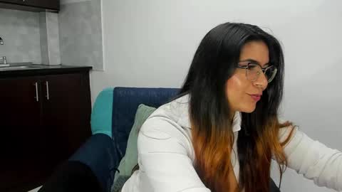 Snapshot of luna_dumont chatting on 13, 2, 2025 luna online show from 13, 2, 2025