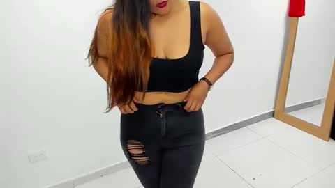 Snapshot of luna_dumont chatting on 14, 2, 2025 luna online show from 14, 2, 2025