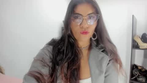 Snapshot of luna_dumont chatting on 29, 9, 2025 luna online show from 29, 9, 2025