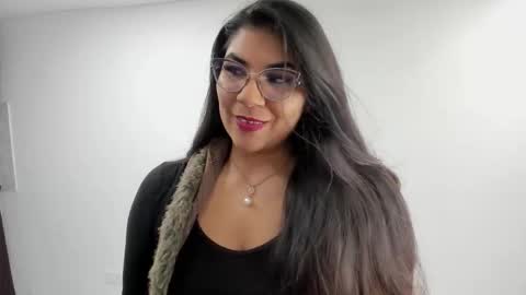 Snapshot of luna_dumont chatting on 2, 10, 2025 luna online show from 2, 10, 2025