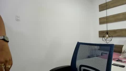 Snapshot of luna_dumont chatting on 6, 10, 2025 luna online show from 6, 10, 2025