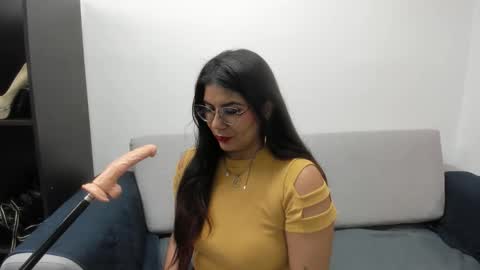 Snapshot of luna_dumont chatting on 12, 10, 2025 luna online show from 12, 10, 2025