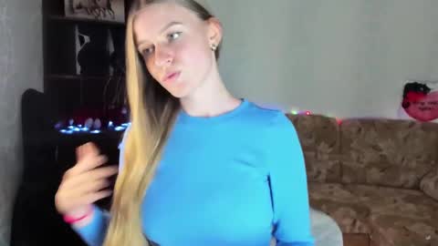 Snapshot of luna_evan chatting on 9, 12, 2024 luna_evan online show from 9, 12, 2024