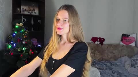 Snapshot of luna_evan chatting on 25, 12, 2024 luna_evan online show from 25, 12, 2024