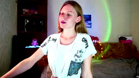 Snapshot of luna_evan chatting on 7, 10, 2025 luna_evan online show from 7, 10, 2025