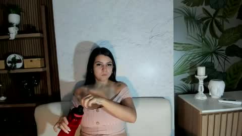 Snapshot of luna_ferrari chatting on 7, 6, 2026 luna_ferrari online show from 7, 6, 2026