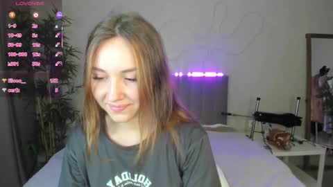 Snapshot of luna_go1d chatting on 15, 10, 2025 Luna online show from 15, 10, 2025