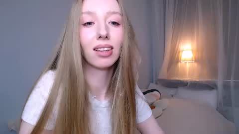 Snapshot of luna_insanity chatting on 5, 7, 2026 Luna online show from 5, 7, 2026