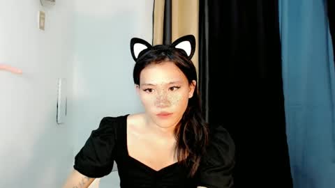 Snapshot of luna_love_bitex chatting on 2, 2, 2025 LUNA online show from 2, 2, 2025