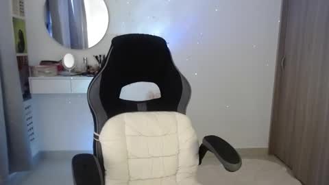 Snapshot of luna_mails chatting on 5, 10, 2025 Luna online show from 5, 10, 2025